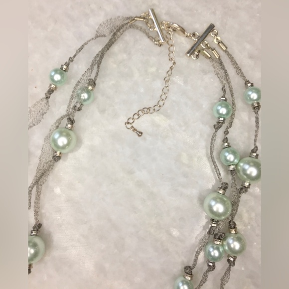 Light blue pearl 3 strand mesh knot handmade necklace 💐 - Picture 4 of 10